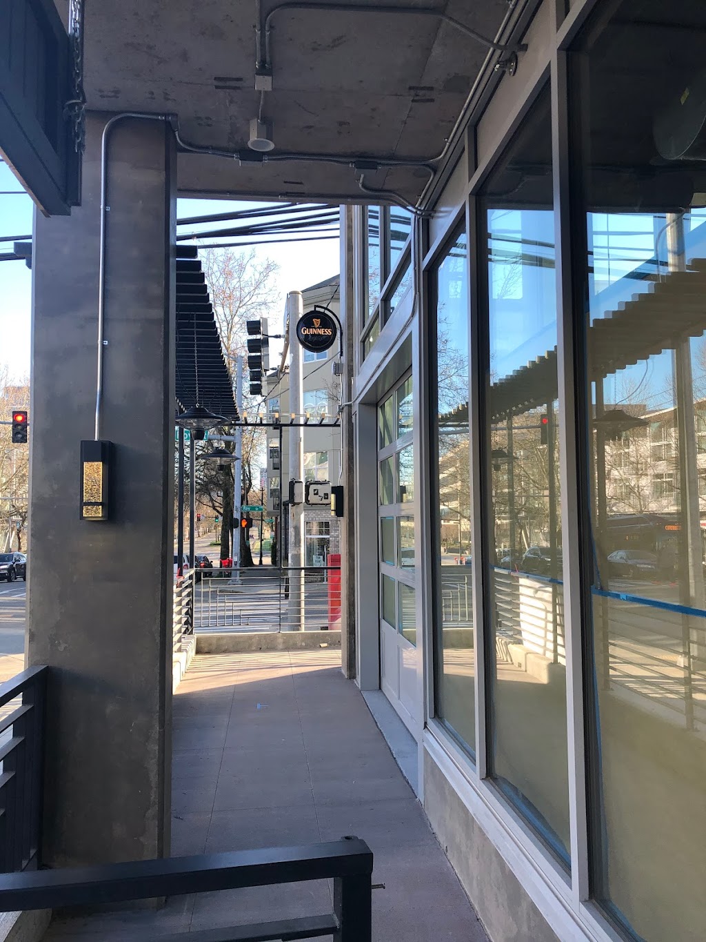 Cairde Public House & Bar | restaurant | 701 5th Ave N #100, Seattle, WA 98109, USA | 2062574217 OR +1 206-257-4217