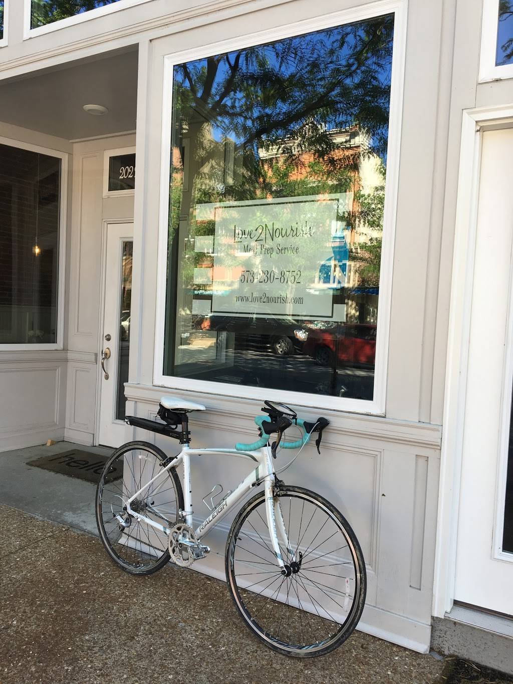 LOVE2NOURISH | restaurant | 700 E High St, Jefferson City, MO 65101, USA | 5736358604 OR +1 573-635-8604