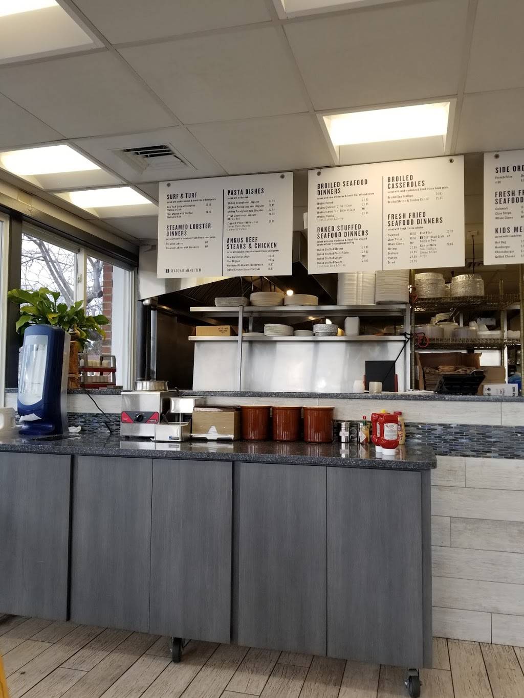 Sandpiper Restaurant | restaurant | 161 Cosey Beach Ave, East Haven, CT 06512, USA | 2034697544 OR +1 203-469-7544