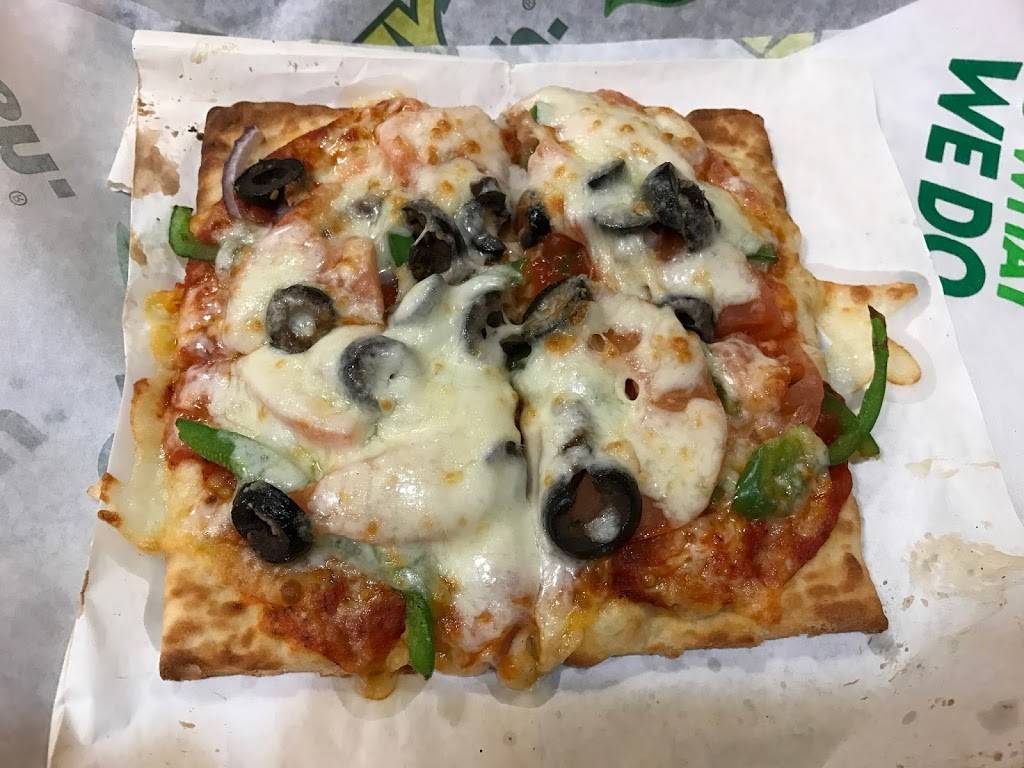 Subway | restaurant | 12300 Price Club Plaza, Fairfax, VA 22030, USA | 7035438157 OR +1 703-543-8157