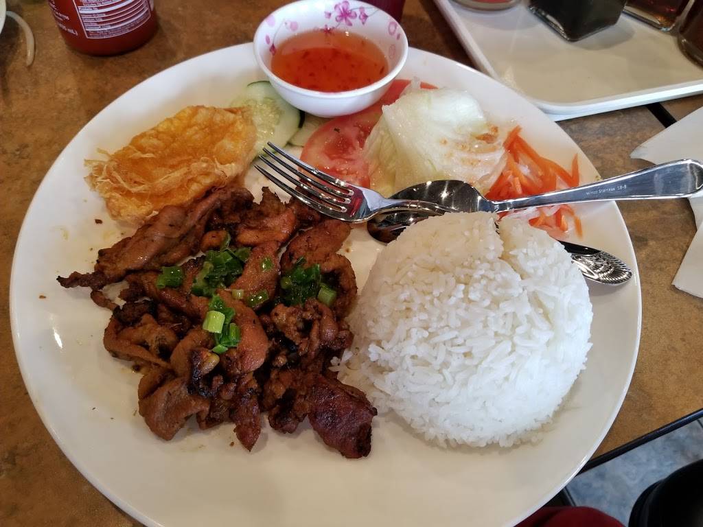 PHO 21 NOODLES & GRILLS | restaurant | 3465 W Walnut St #221, Garland, TX 75042, USA | 4696618399 OR +1 469-661-8399