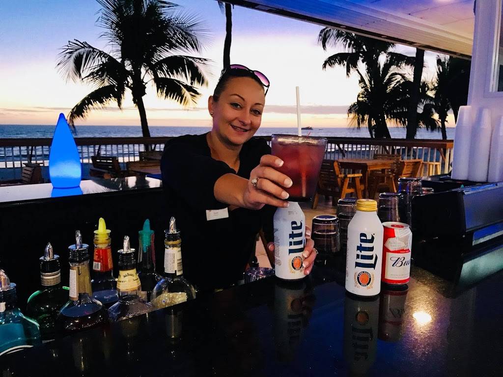 Sabal Palm Patio Bar & Grill | restaurant | 1400 Estero Blvd, Fort Myers Beach, FL 33931, USA | 2394633111 OR +1 239-463-3111