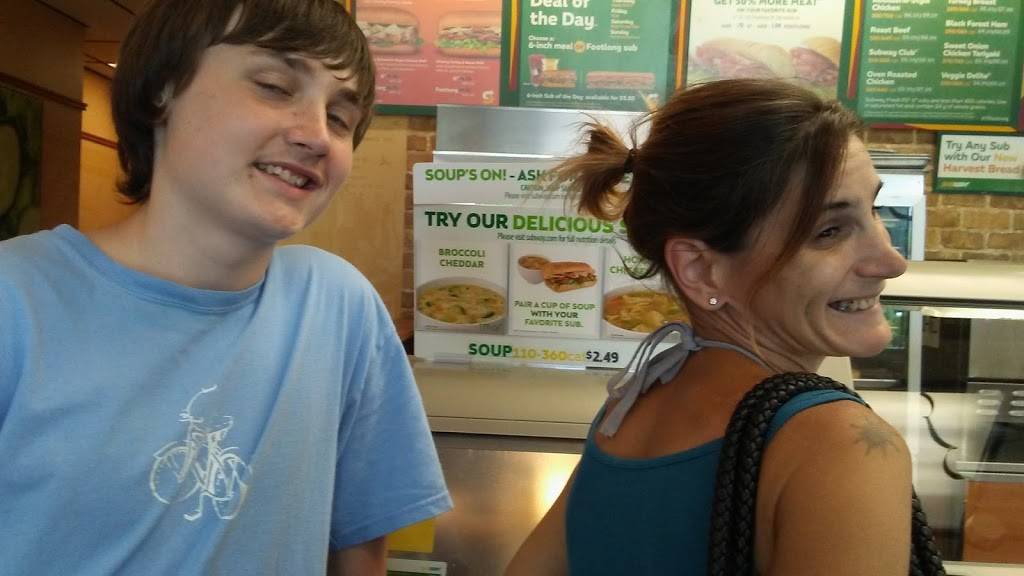 Subway | meal takeaway | 1800 NE 44th St Suite 110, Renton, WA 98056, USA | 4252820800 OR +1 425-282-0800