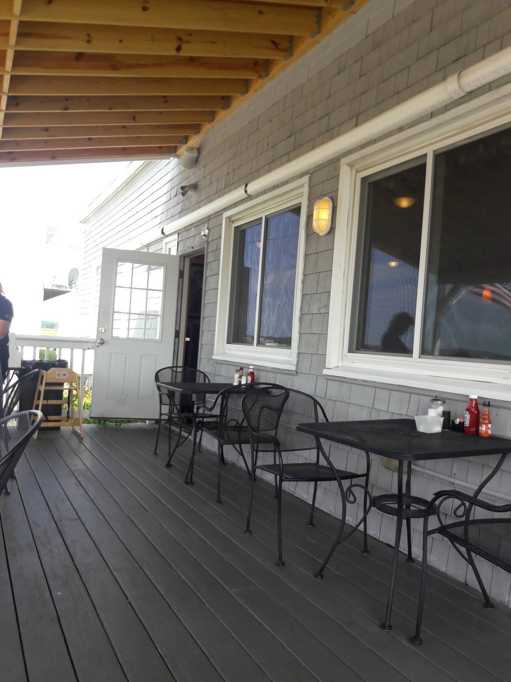 Sharons Sea Grill | restaurant | 186 Ocean Blvd, Seabrook, NH 03874, USA | 6034742618 OR +1 603-474-2618