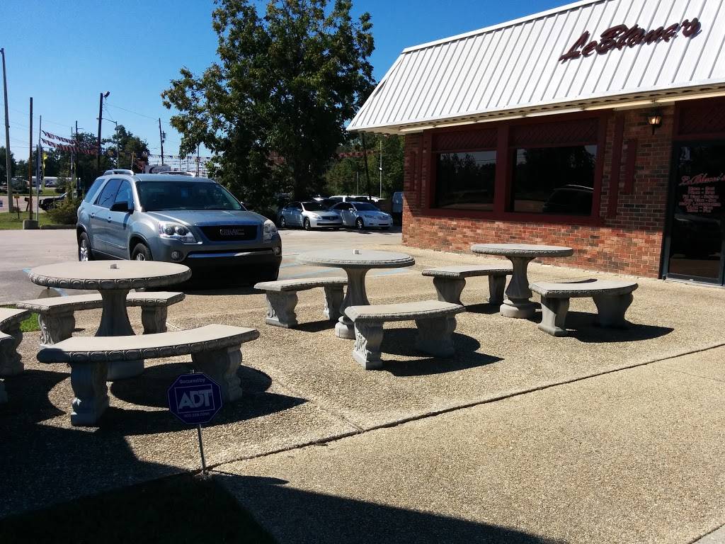 Le Blancs Drive Inn | restaurant | 4123 LA-19, Zachary, LA 70791, USA | 2256549928 OR +1 225-654-9928
