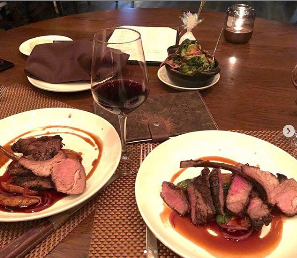 Oak Steakhouse Charlotte | restaurant | 4777 Sharon Rd #125, Charlotte, NC 28210, USA | 7049548900 OR +1 704-954-8900