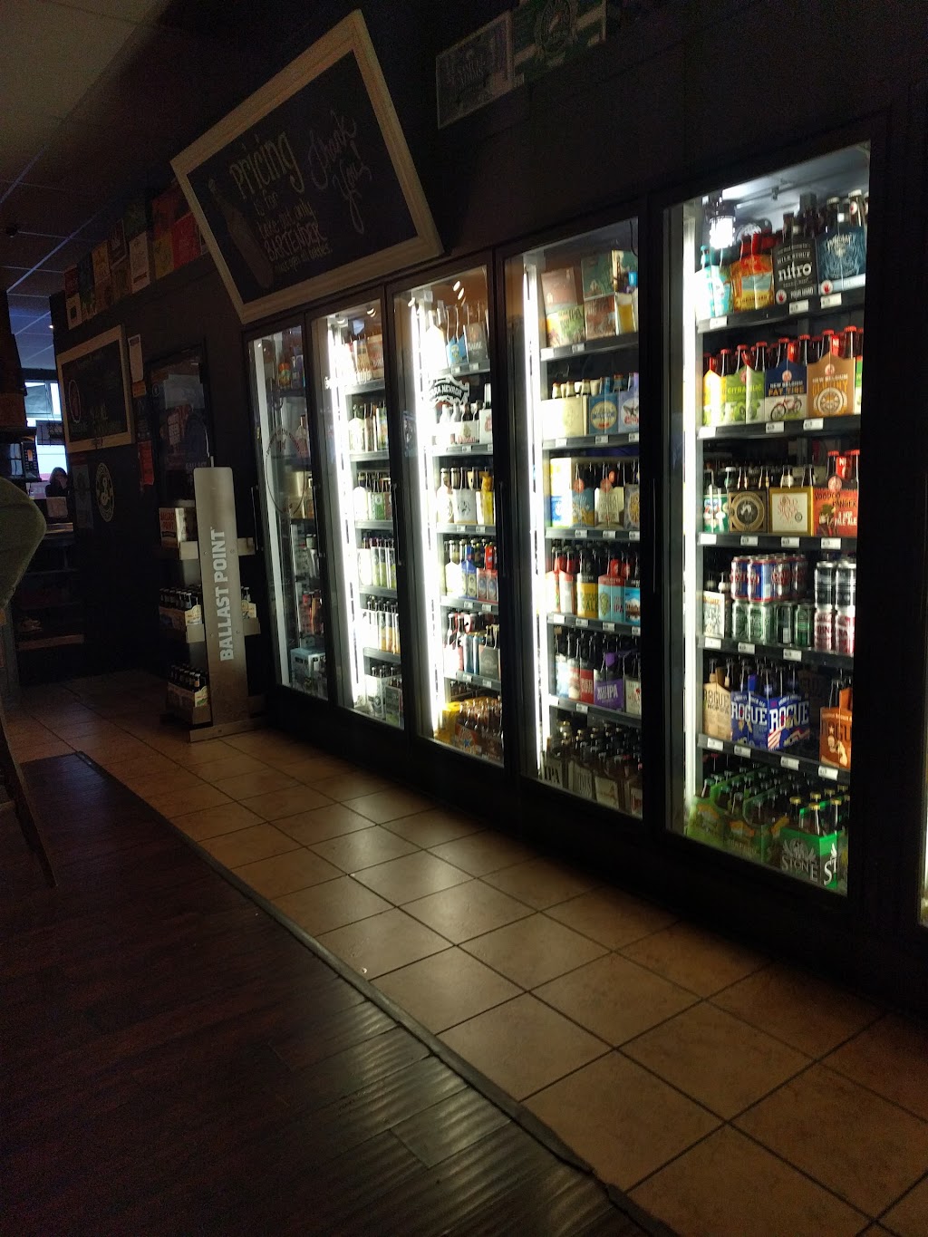 U Pick 6 Beer Store | restaurant | 7520 Peach St #101, Erie, PA 16509, USA | 8148662337 OR +1 814-866-2337