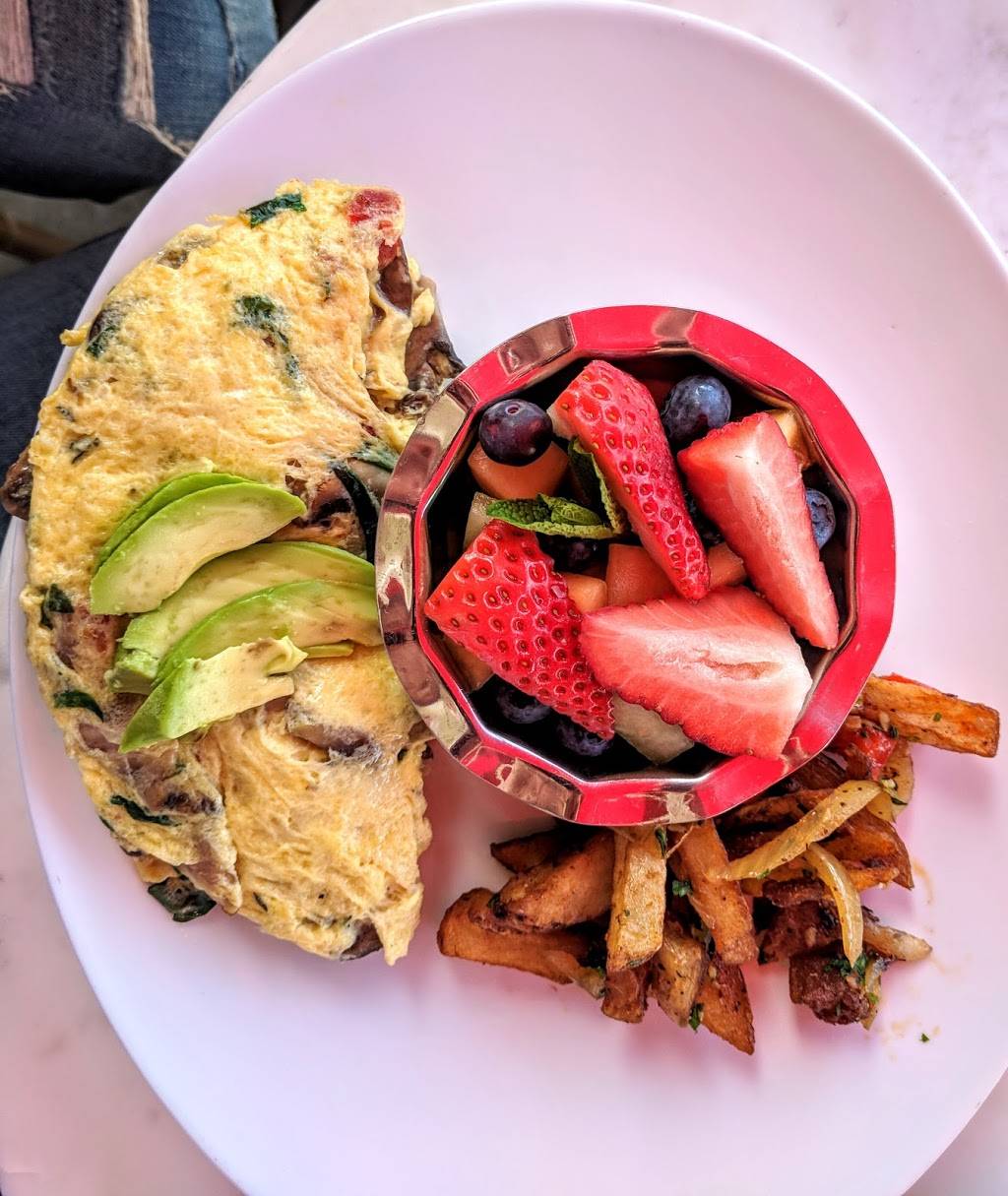 Cafe Parisien | restaurant | 244 N Larchmont Blvd, Los Angeles, CA 90004, USA | 3234980019 OR +1 323-498-0019