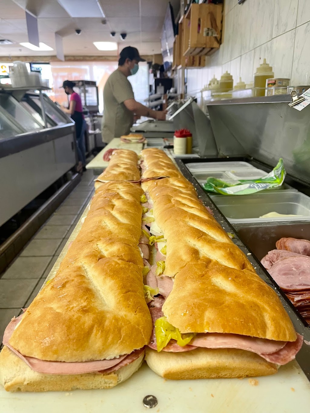 Tonys Italian Deli | restaurant | 2012 W Whittier Blvd, Montebello, CA 90640, USA | 3237210637 OR +1 323-721-0637