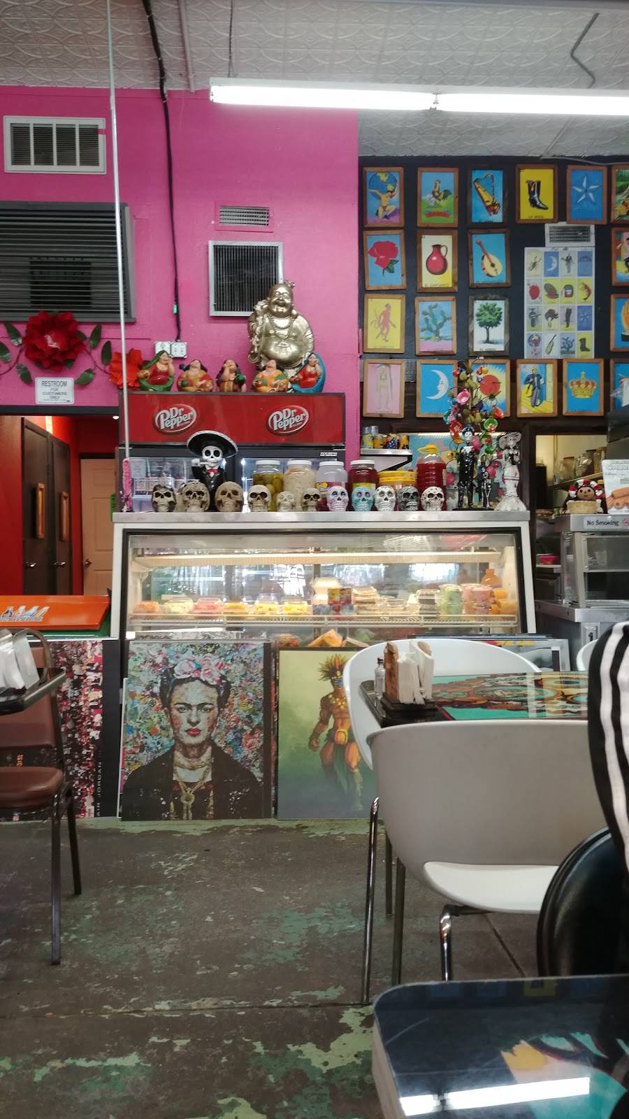 Tienda Choris | restaurant | 833 W Jefferson Blvd, Dallas, TX 75208, USA | 2149421400 OR +1 214-942-1400