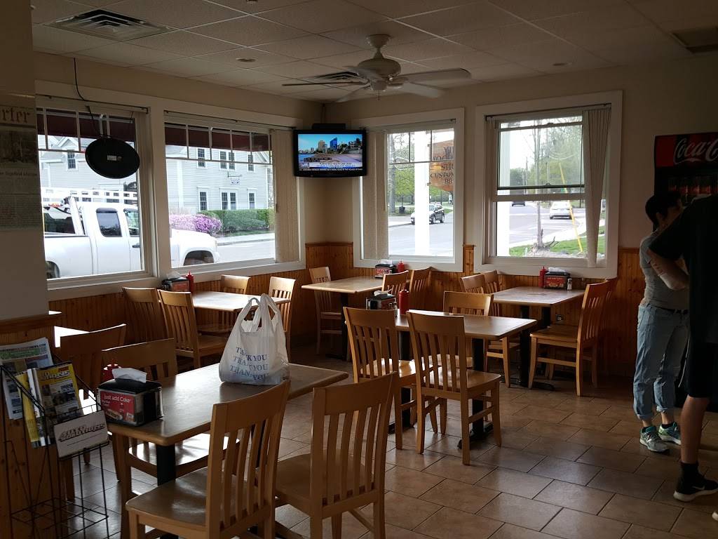 Alexs Roast Beef & Seafood | restaurant | 53 Main St # A, Topsfield, MA 01983, USA | 9788871222 OR +1 978-887-1222