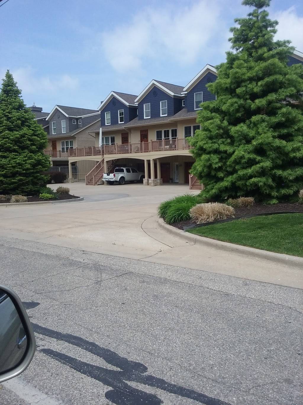 Black Sheep | restaurant | 1642 S Shore Dr, Holland, MI 49423, USA | 6163359319 OR +1 616-335-9319