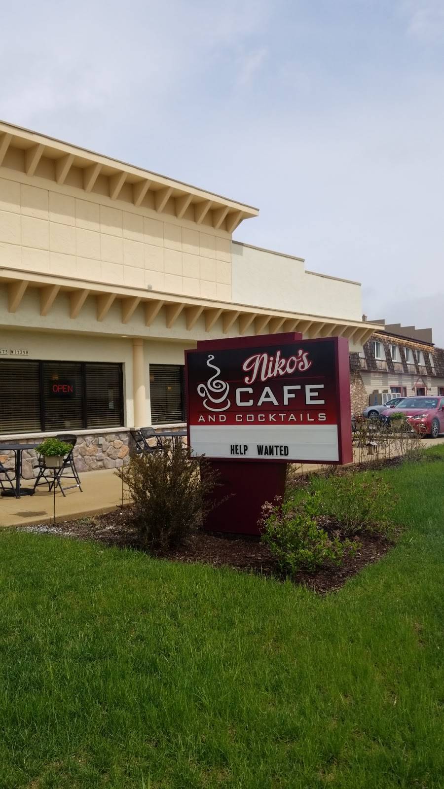 Nikos Cafe and Bar | cafe | S75W17358 Janesville Rd, Muskego, WI 53150, USA | 2626793663 OR +1 262-679-3663