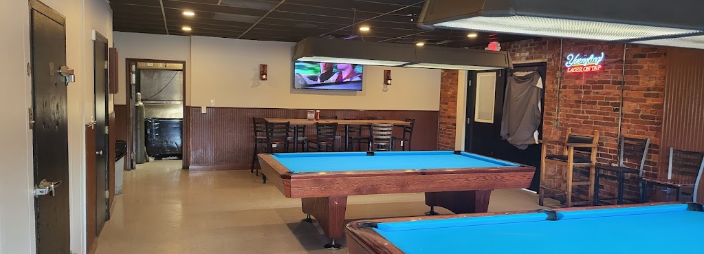 The Fox Den- Billiards, Bites, & Brews | restaurant | 3814 Frankfort Ave, Louisville, KY 40207, USA | 5027420068 OR +1 502-742-0068