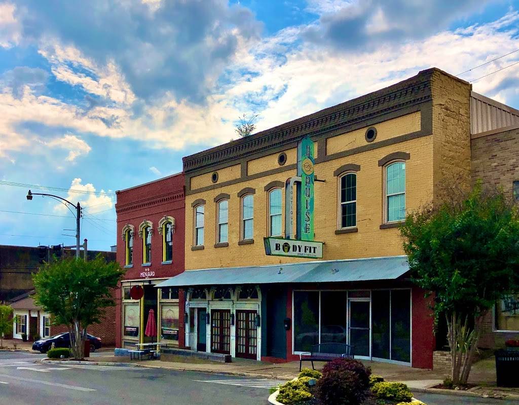 109 Main | restaurant | 109 E Main St, Batesville, AR 72501, USA | 8705698000 OR +1 870-569-8000