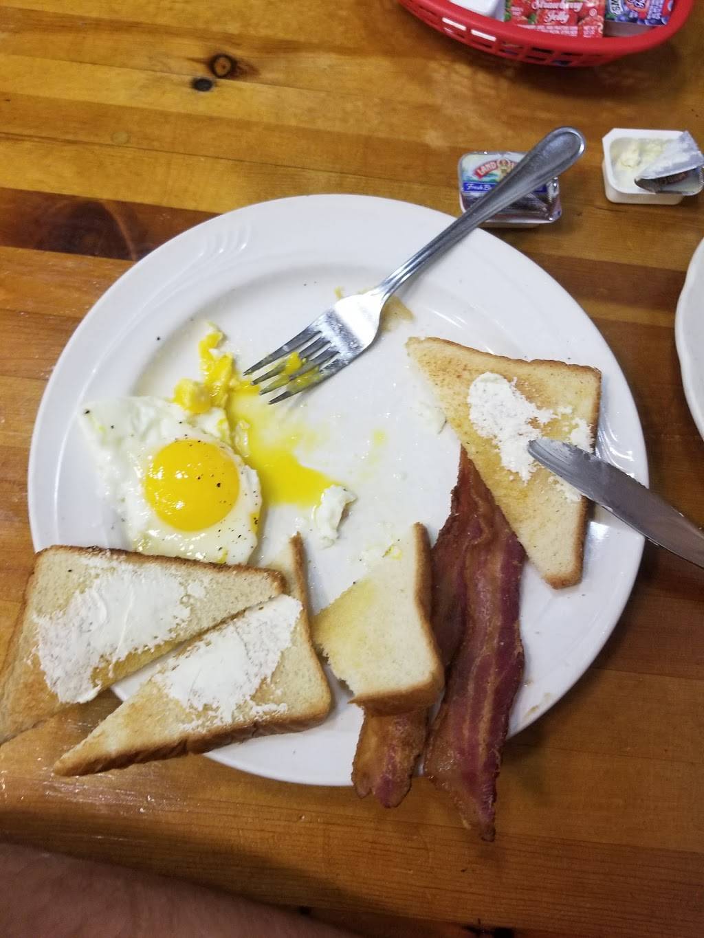 Pittsburg Hot Links | restaurant | 1310, 136 W Marshall St, Pittsburg, TX 75686, USA | 9038565765 OR +1 903-856-5765