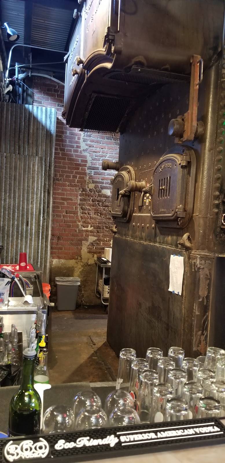 Riverpark Pub and Eatery | restaurant | 2 Main St, Parkville, MO 64152, USA | 8168595352 OR +1 816-859-5352