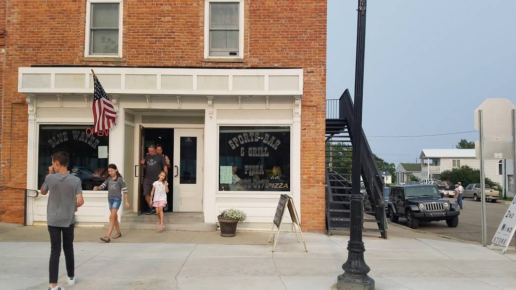 Blue Water Sports Bar & Grill | restaurant | 8 N Ridge Rd, Port Sanilac, MI 48469, USA | 8106220176 OR +1 810-622-0176