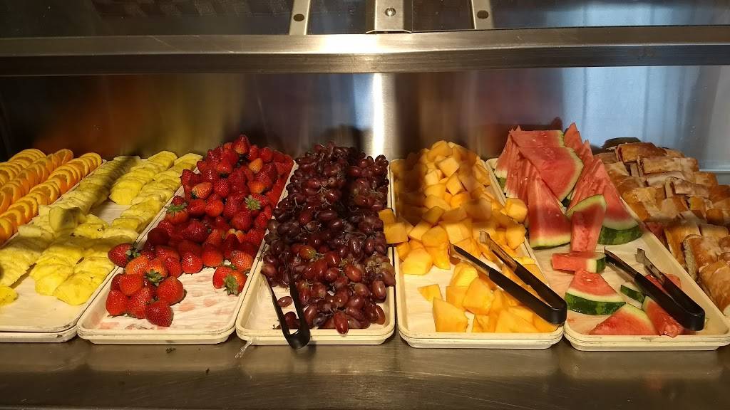 Leons Family Dining | restaurant | 23830 Michigan Ave, Dearborn, MI 48124, USA | 3135633713 OR +1 313-563-3713