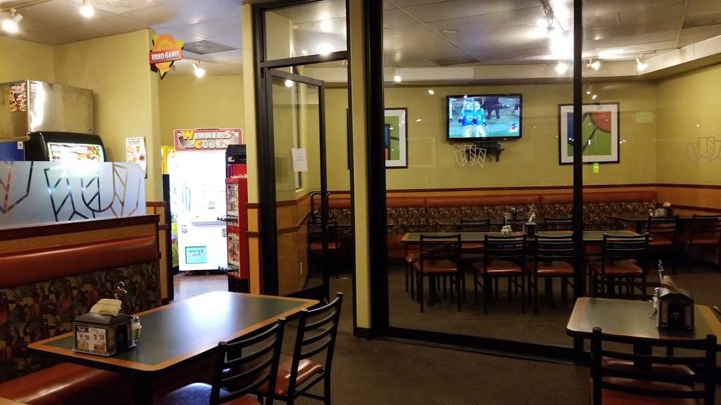 Round Table Pizza | meal delivery | 23254 Lyons Ave, Newhall, CA 91321, USA | 6612221199 OR +1 661-222-1199