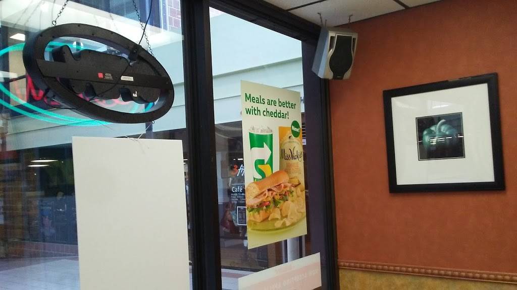 Subway | restaurant | 720 University Ave, Syracuse, NY 13210, USA | 3154700910 OR +1 315-470-0910