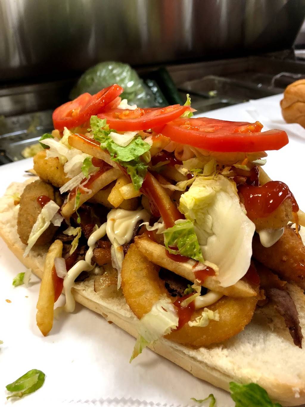 Fat wedge U | restaurant | 3835 Whitney Ave, Hamden, CT 06518, USA | 2032483777 OR +1 203-248-3777