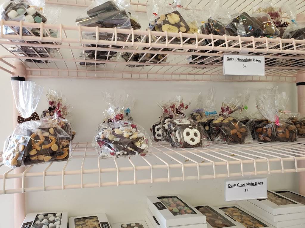 Top This Chocolate | restaurant | 1559 Spinnaker Dr Suite 109, Ventura, CA 93001, USA | 8055354167 OR +1 805-535-4167