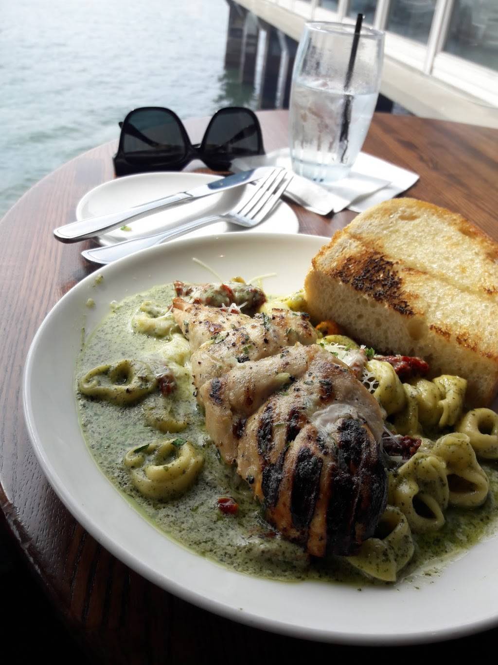 Kincaids Fish, Chop & Steak House | restaurant | 1 Franklin St, Oakland, CA 94607, USA | 5108358600 OR +1 510-835-8600