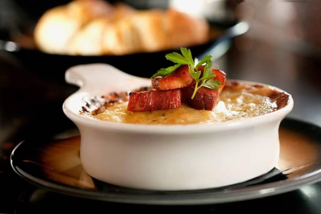 D-Tour Martini Bar & Kitchen | restaurant | 49 W Chippewa St, Buffalo, NY 14202, USA | 7168541250 OR +1 716-854-1250