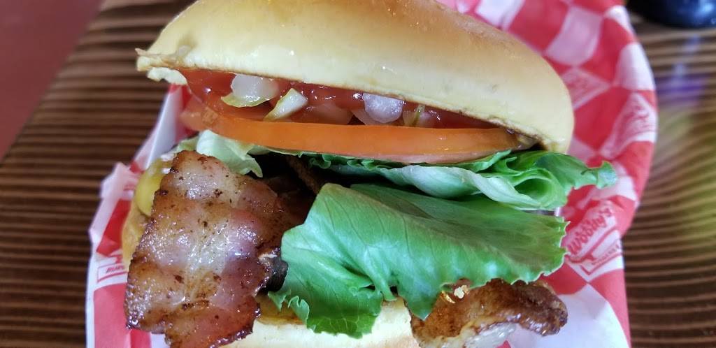 Lil Woodys | restaurant | 9807 16th Ave SW, Seattle, WA 98106, USA | 2064031294 OR +1 206-403-1294