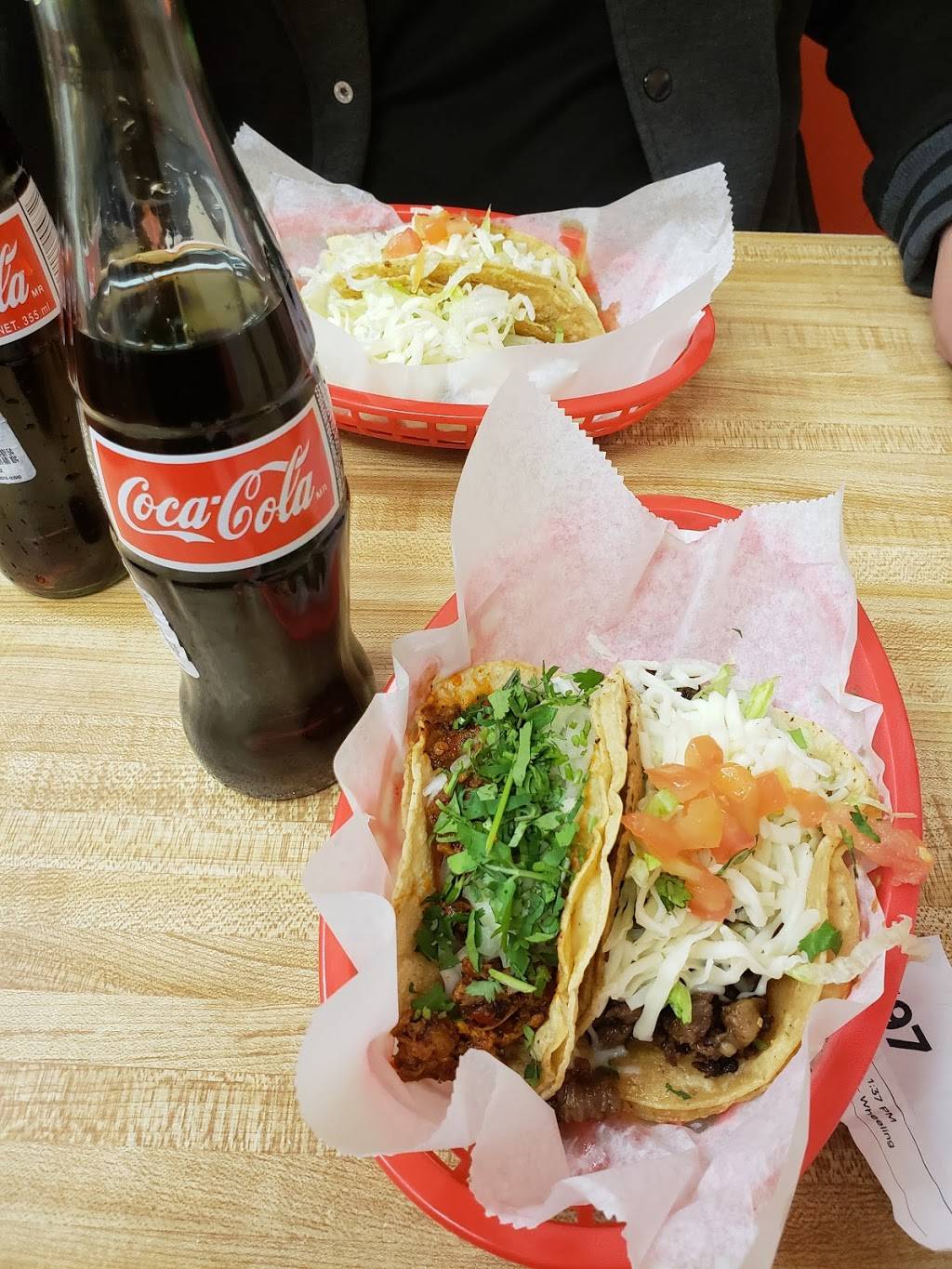 El Famous Burrito | restaurant | 236 McHenry Rd, Wheeling, IL 60090, USA | 8478088012 OR +1 847-808-8012