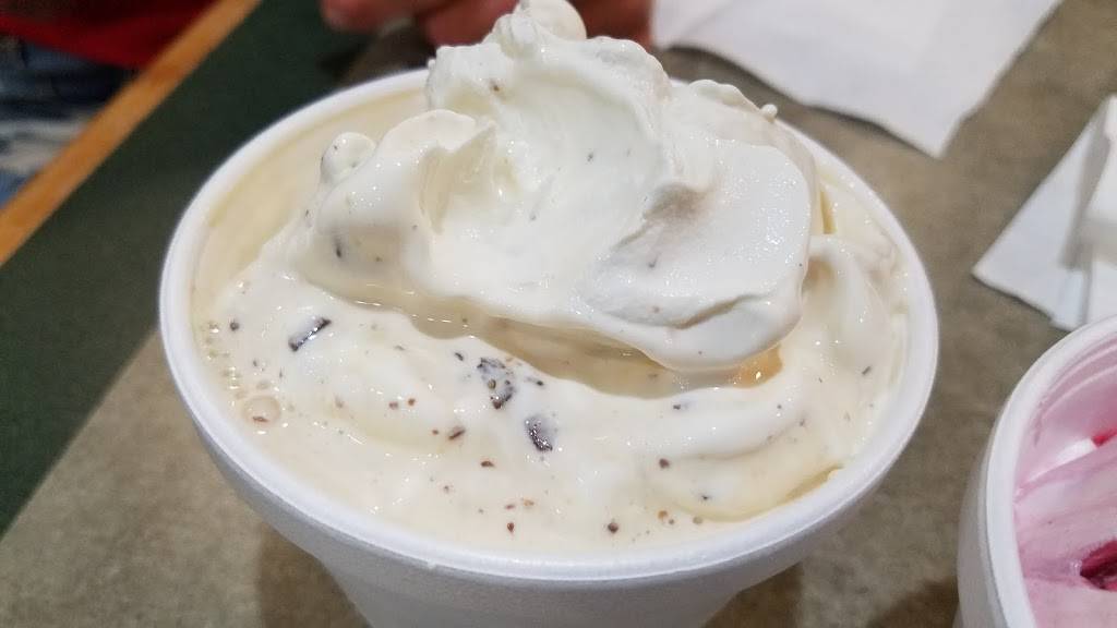 Sweetberries Frozen Custard | restaurant | 2881 Clark Rd # 25, Sarasota, FL 34231, USA | 9419297322 OR +1 941-929-7322