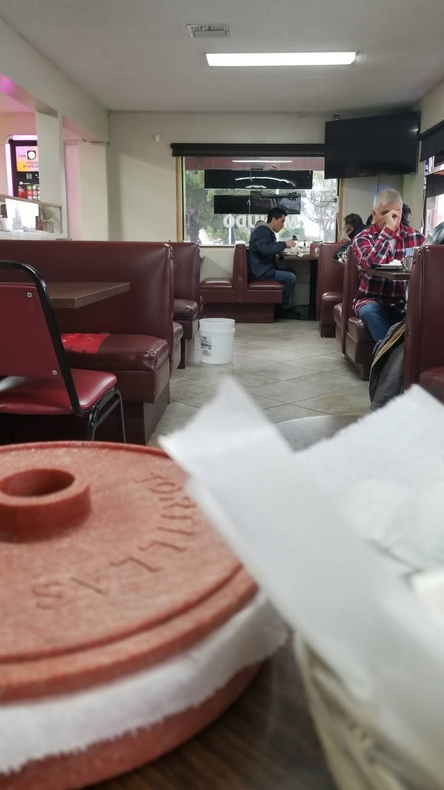 Jessies Mexican Seafood | restaurant | 400 N Azusa Ave, Azusa, CA 91702, USA | 6269699912 OR +1 626-969-9912