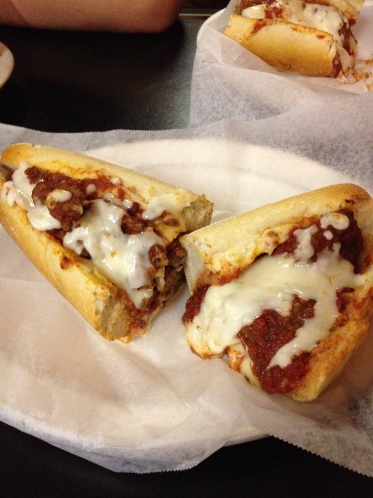 Paveses | restaurant | 86 Vineyard Ave, Highland, NY 12528, USA | 8456918446 OR +1 845-691-8446