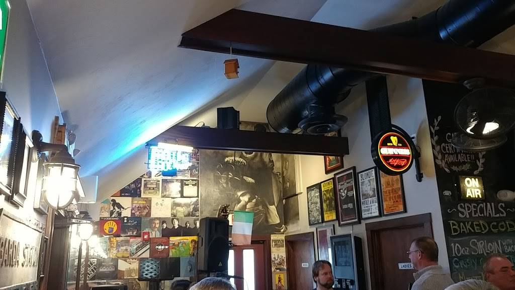 Red Rooster Bar and Grill | restaurant | 510 Washington St, Wrentham, MA 02093, USA | 5083846669 OR +1 508-384-6669