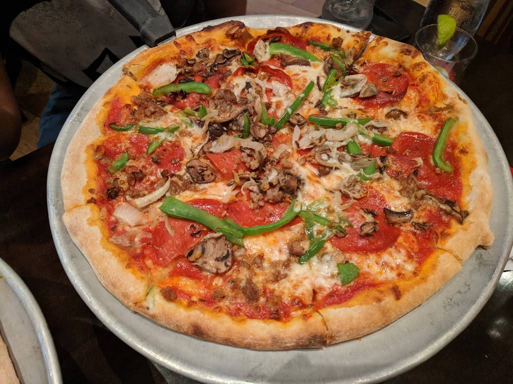 Fire Works Pizza - Courthouse | restaurant | 2350 Clarendon Blvd, Arlington, VA 22201, USA | 7035278700 OR +1 703-527-8700