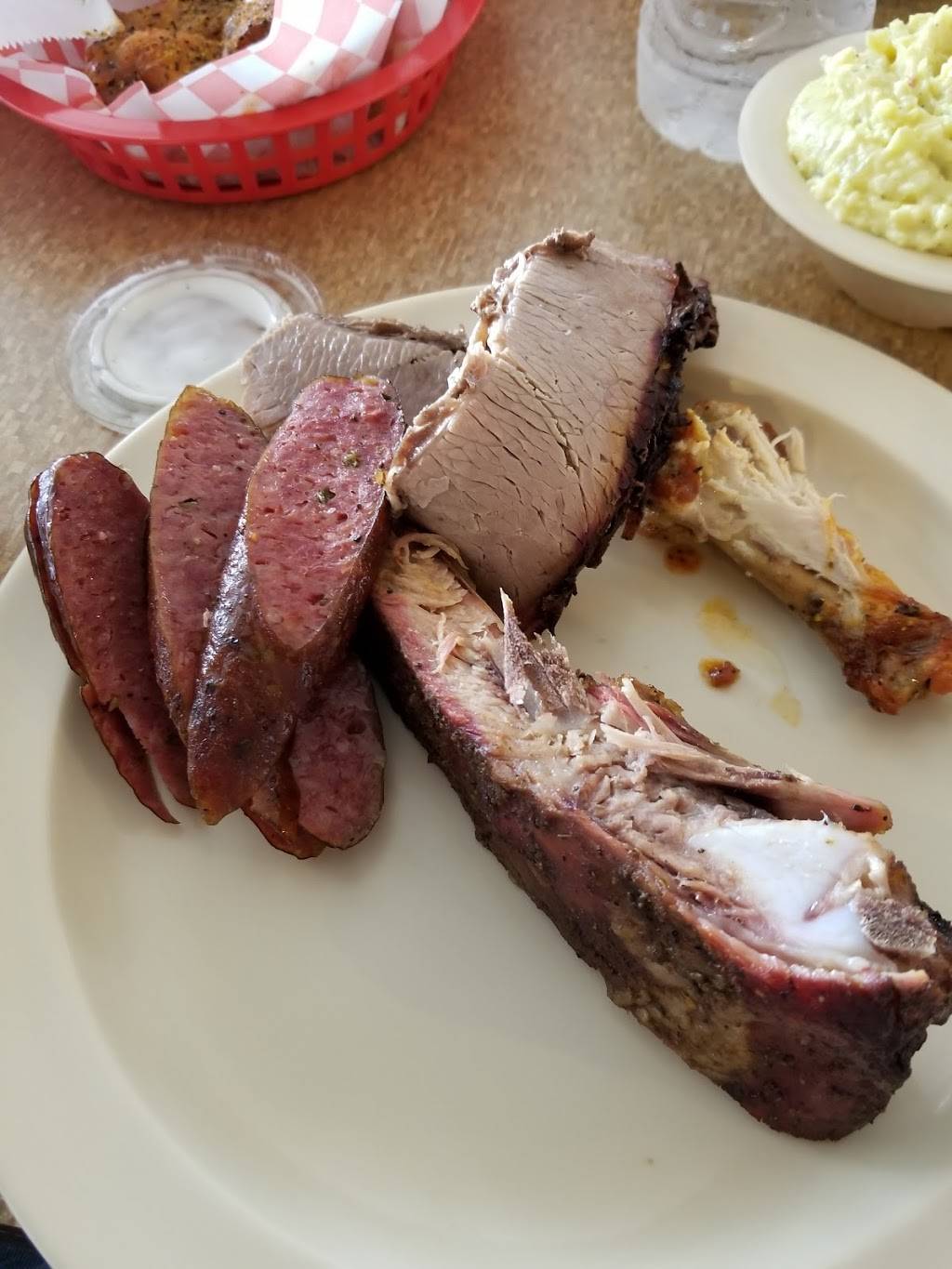 Rack Shack BBQ & Wings | restaurant | 2200 Spears Rd #100, Houston, TX 77014, USA | 8324466227 OR +1 832-446-6227