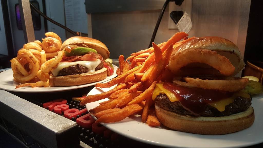 Peabodys Sports Bar | restaurant | 39 Phila St, Saratoga Springs, NY 12866, USA | 5188868673 OR +1 518-886-8673