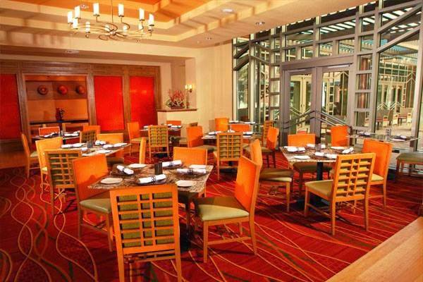 Rays Bar / Soleil Restaurant | restaurant | 9495w W Coyotes Blvd, Glendale, AZ 85305, USA | 6239373700 OR +1 623-937-3700