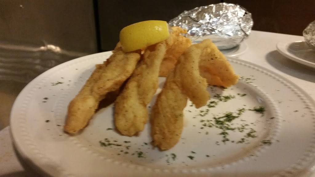 Da Lees Fine Dining | restaurant | 527 S Illinois St, Streator, IL 61364, USA | 8156732224 OR +1 815-673-2224