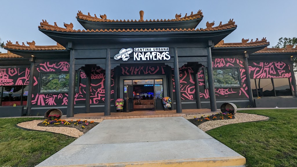 Kalaveras | restaurant | 111 E Hospitality Ln, San Bernardino, CA 92408, USA | 9095217196 OR +1 909-521-7196