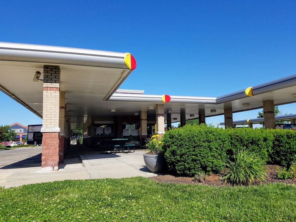 Sonic Drive-In | restaurant | 13730 S Blackbob Rd, Olathe, KS 66062, USA | 9137910025 OR +1 913-791-0025