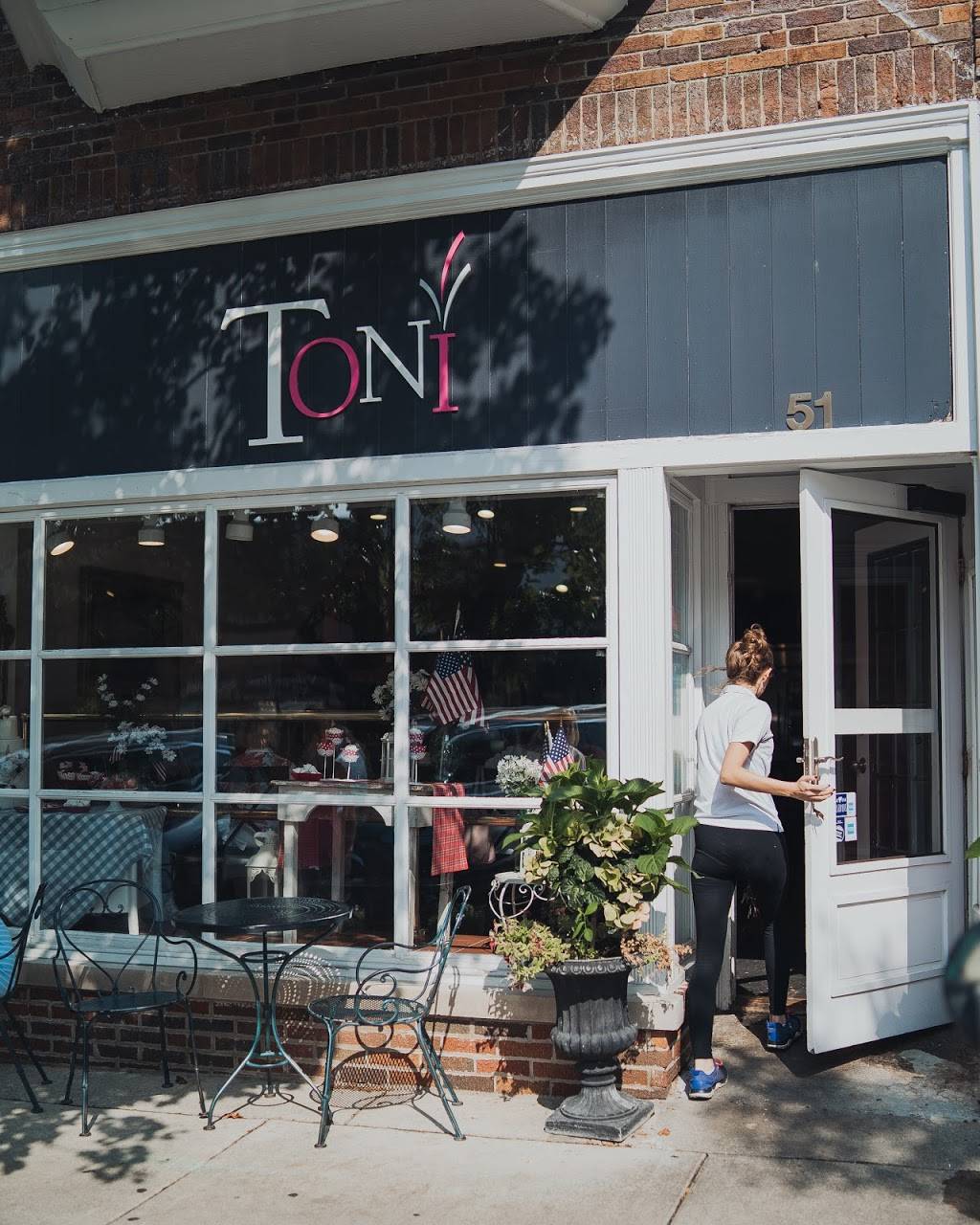 Toni Patisserie & Cafe | bakery | 51 S Washington St, Hinsdale, IL 60521, USA | 6307892020 OR +1 630-789-2020