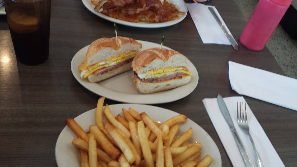 Linden House Diner & Grill | restaurant | 200 W St Georges Ave, Linden, NJ 07036, USA | 9084863930 OR +1 908-486-3930