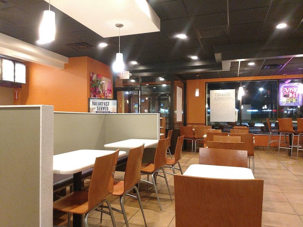 Taco Bell | meal takeaway | 11 Commerce Way, Seekonk, MA 02771, USA | 5083368005 OR +1 508-336-8005