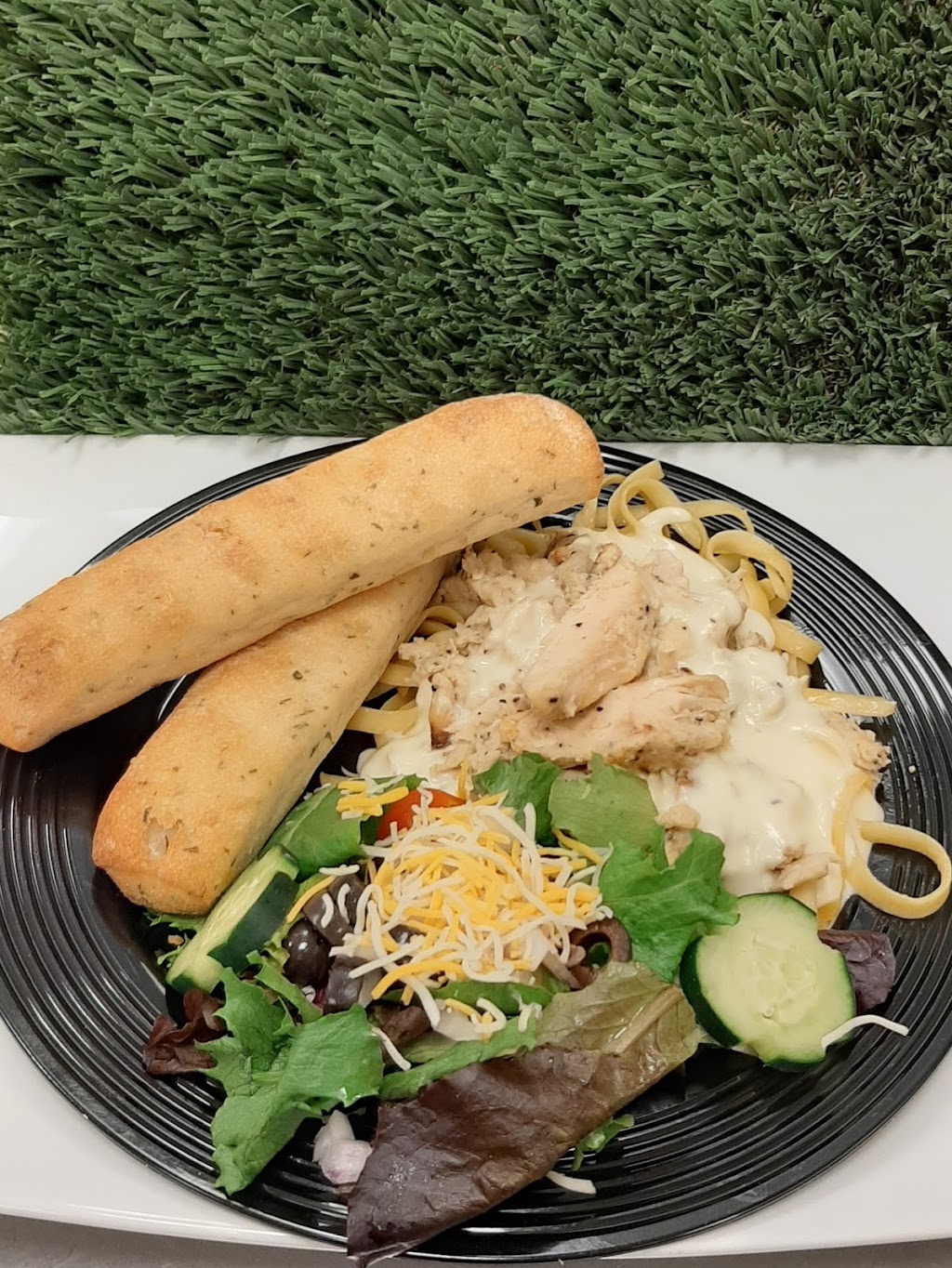 Mulligans Bar and Grill | restaurant | 1050 Titus Blvd Building 7800, Fort Carson, CO 80913, USA | 7195264102 OR +1 719-526-4102