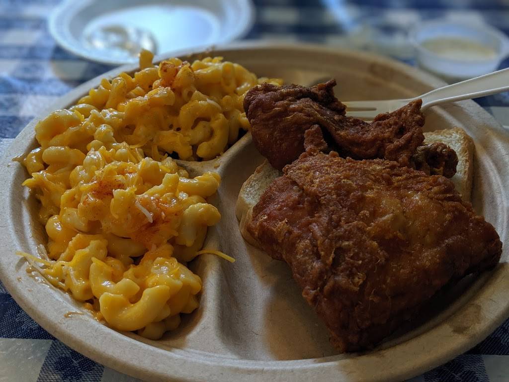 Guss World Famous Fried Chicken | restaurant | 2943 N Germantown Pkwy, Bartlett, TN 38133, USA | 9013739111 OR +1 901-373-9111