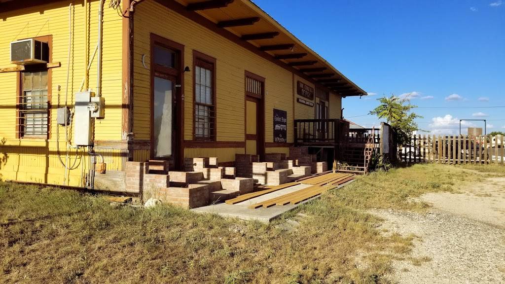 Lanis Cheesecakes & Coffee House | restaurant | 510 TX-27, Comfort, TX 78013, USA | 8309955264 OR +1 830-995-5264