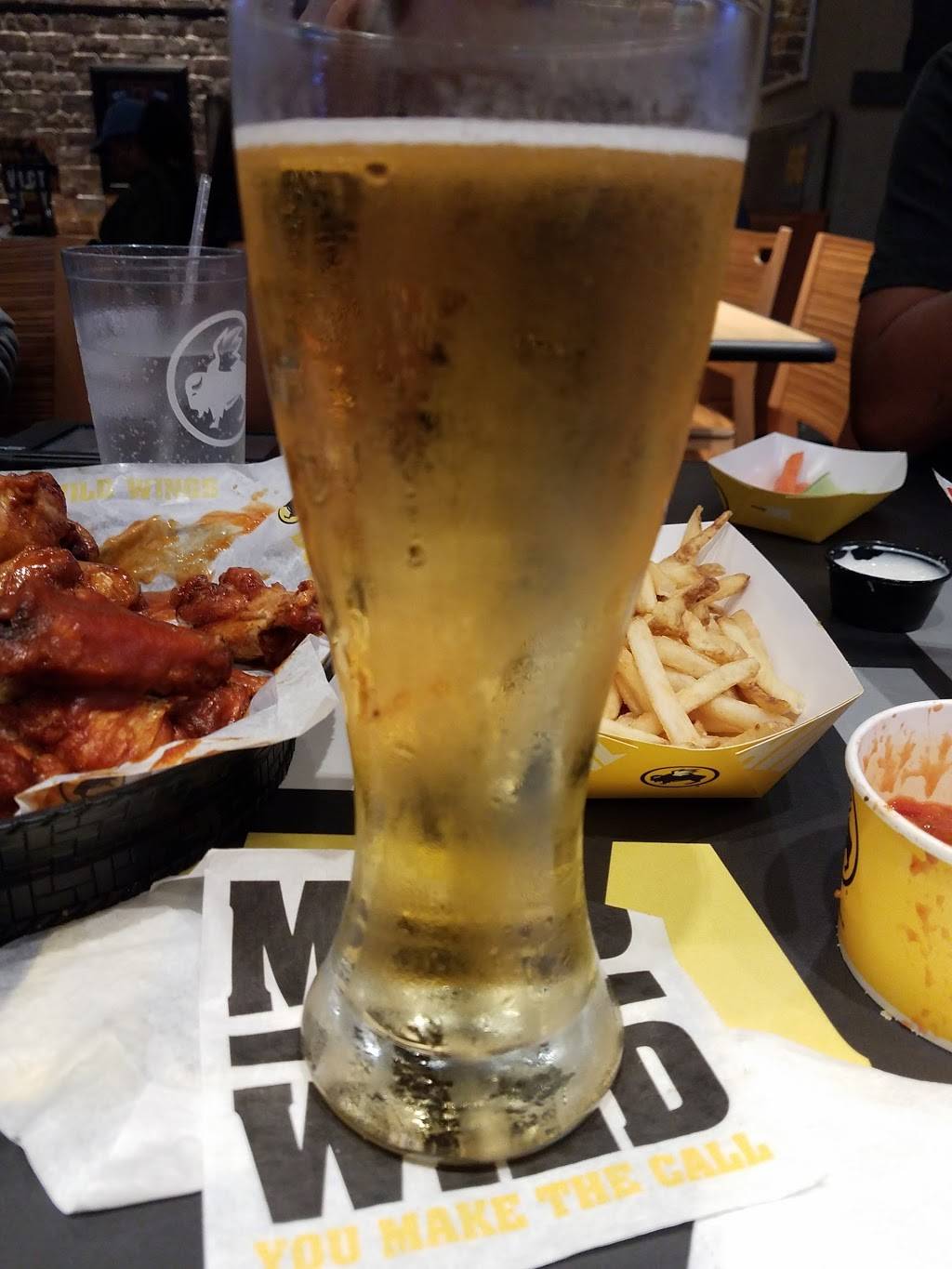 Buffalo Wild Wings | meal takeaway | 8000 W Broward Blvd, Plantation, FL 33388, USA | 9543700194 OR +1 954-370-0194