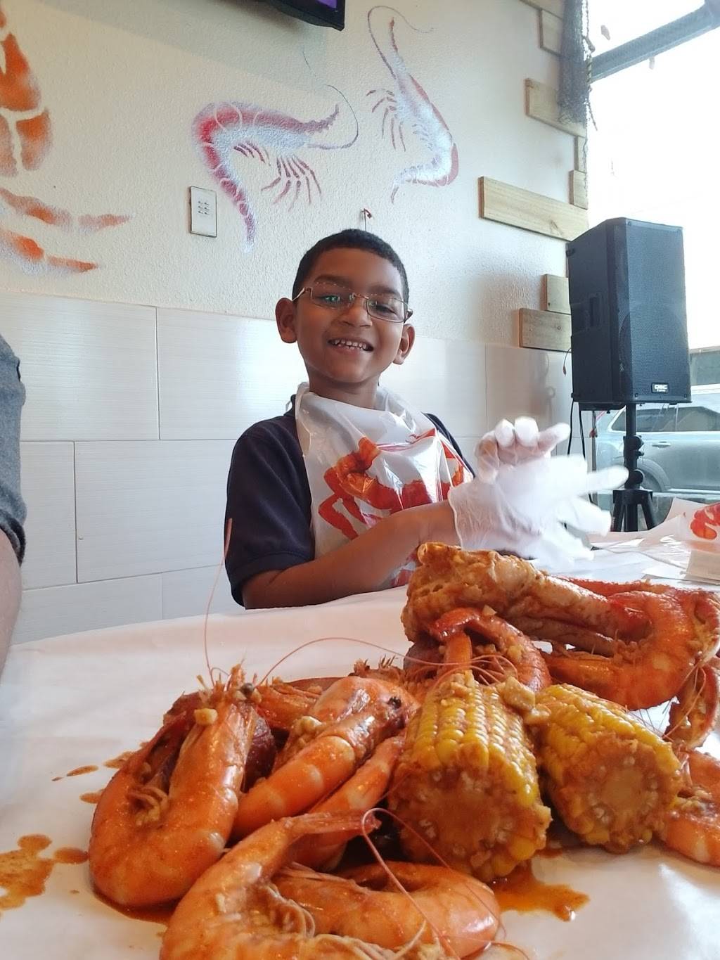 The Crab Lounge | restaurant | 209 E Pleasant Run Rd #141, DeSoto, TX 75115, USA | 4692060124 OR +1 469-206-0124